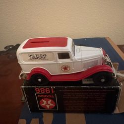 Old collectible Texaco car