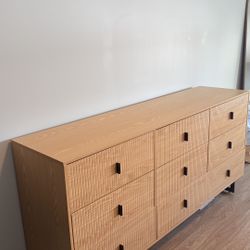 Modern Chest of Drawers with 9 Drawers