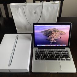 Apple Macbook Pro Laptop Bundle Very Slim And Sleek Nice LOOK