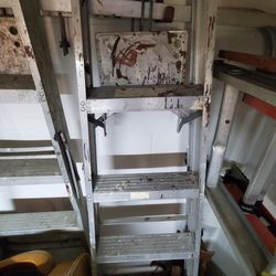 Aluminum 6' Step Ladder