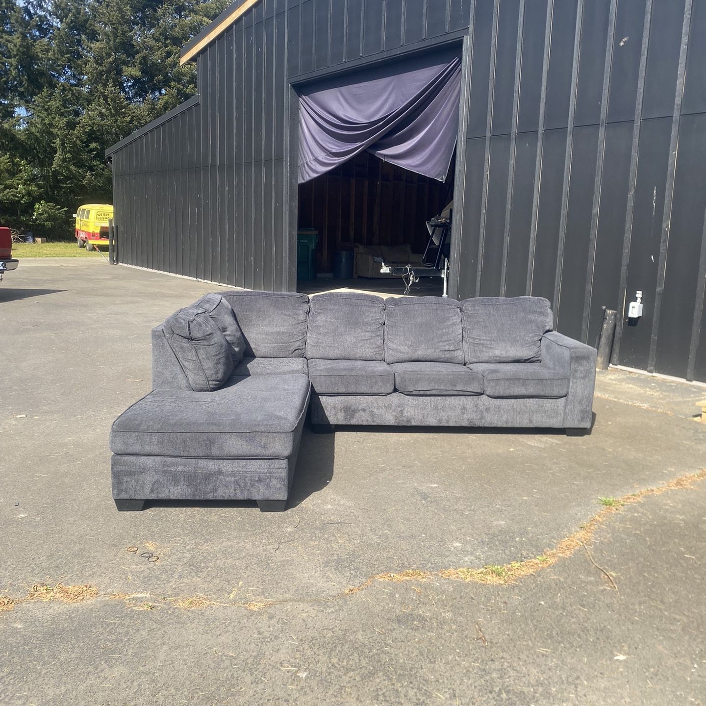 FREE DELIVERY sectional Couch 