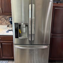 $150 LG Refrigerator Like New Bought For 2500 Need Gone ASAP