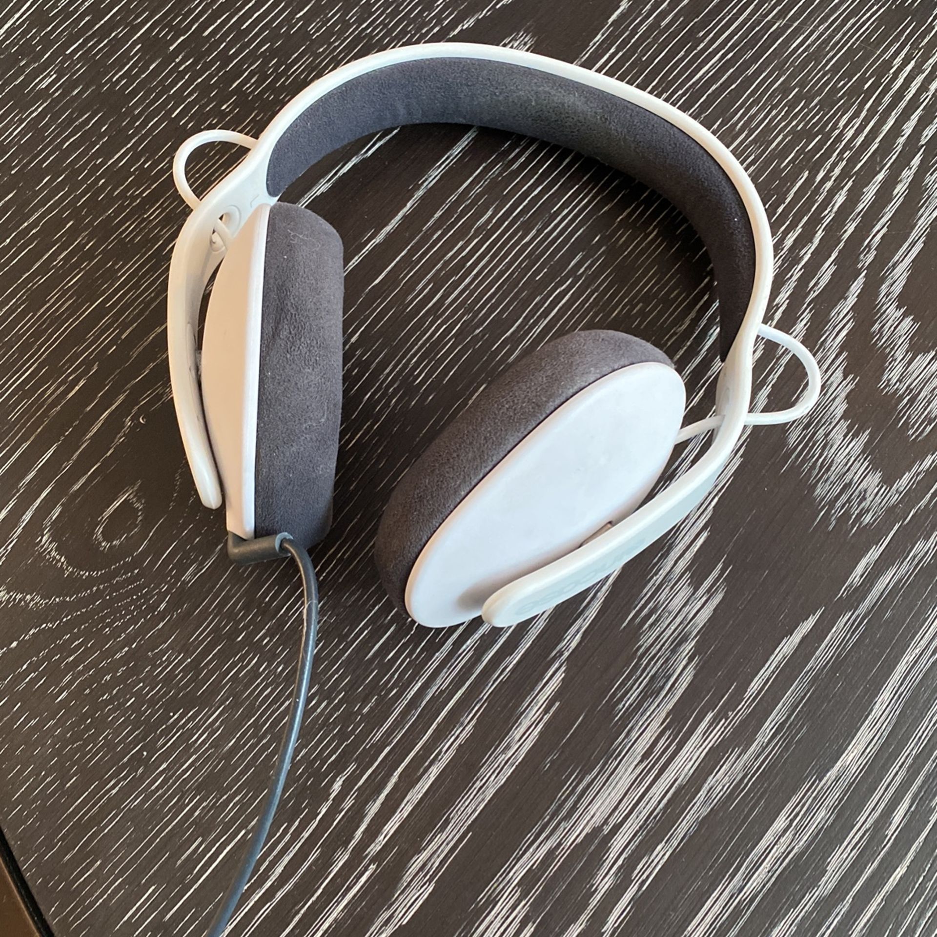 Incase Sonic Headphones