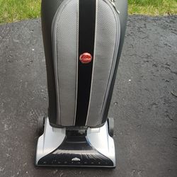 Hoover Windtunnel upright vacuum with extra bag