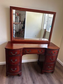 Antique Mahogany Vanity
