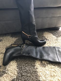 Boots-size 8