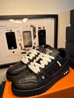 Lv trainers black