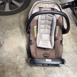 Evenflo Infant Car seat With Base ( Part Of Evenflo pivot Modular) 