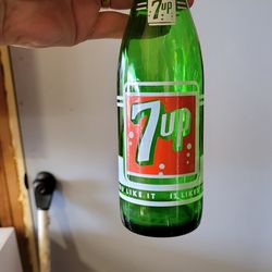 Vintage 7Up bottles
