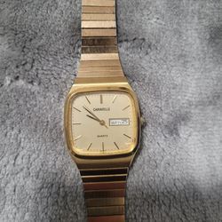 Bulova Caravelle quartz  men wacht new battery work excellent
