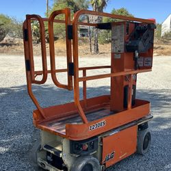 2020 Jlg Personal Lift 1230 Low Hrs. 