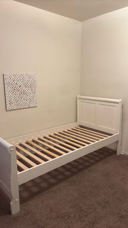 Twin Bed with mattresses