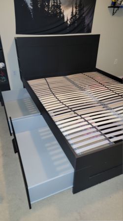 Queen beds with drawers