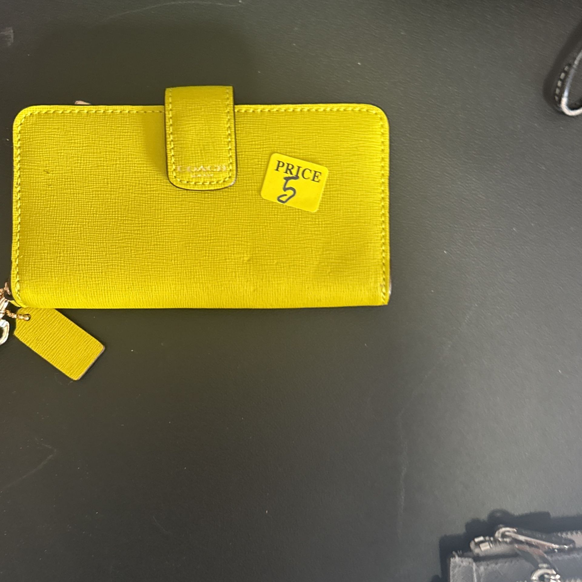 Green Coach, Wrist Wallet