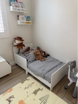 Toddler bed