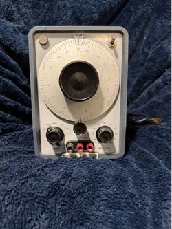HP 200CD Audio Oscillator 5 Hz - 60kHz Vintage Test Equipment Powers On Untested