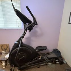 Sole E25 Elliptical Trainer – Excellent Condition