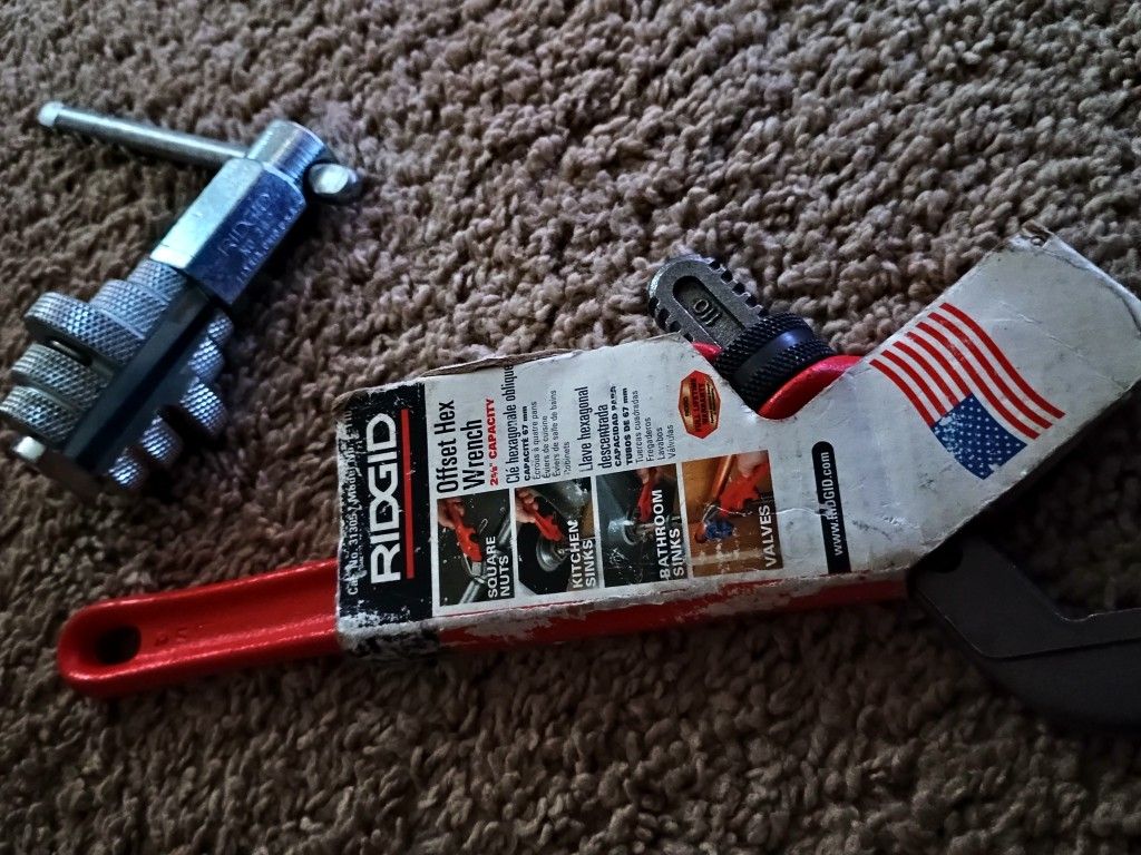 Brand new Ridgid internal wrench no 342.
Ridgid offset hex wrench 2 5/8