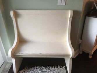 40 inch off white antique bench