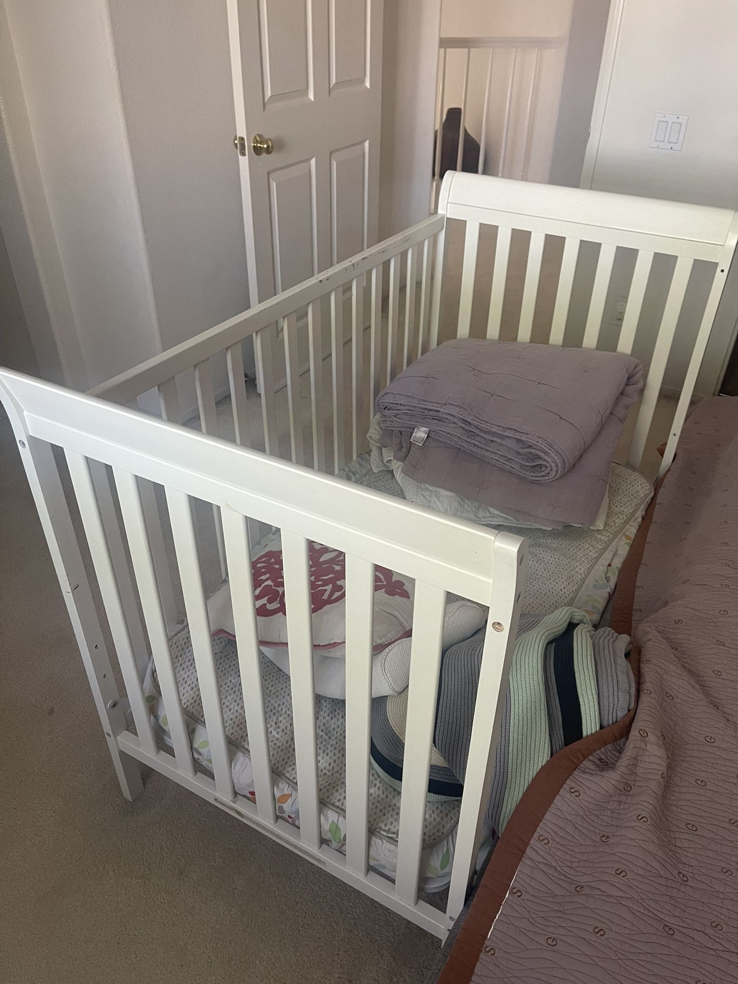 Baby crib