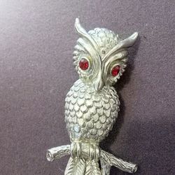 Owl pin