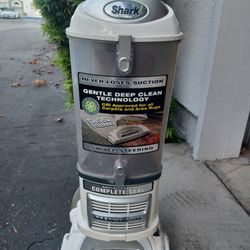 Shark Navigator Lift Away  Upright Vacuum 