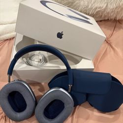 AirPod Maxes Blue
