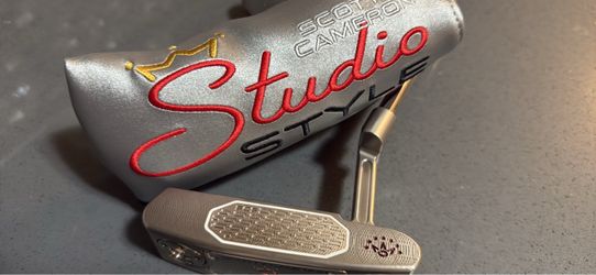 Scotty Cameron Newport Studio Style Putter with Headcover