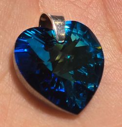 Crystal heart pendant