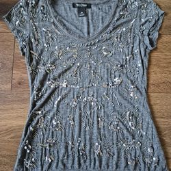 White House Black Market Embellished Beaded Sequin Vneck Gray Tshirt Sz XS