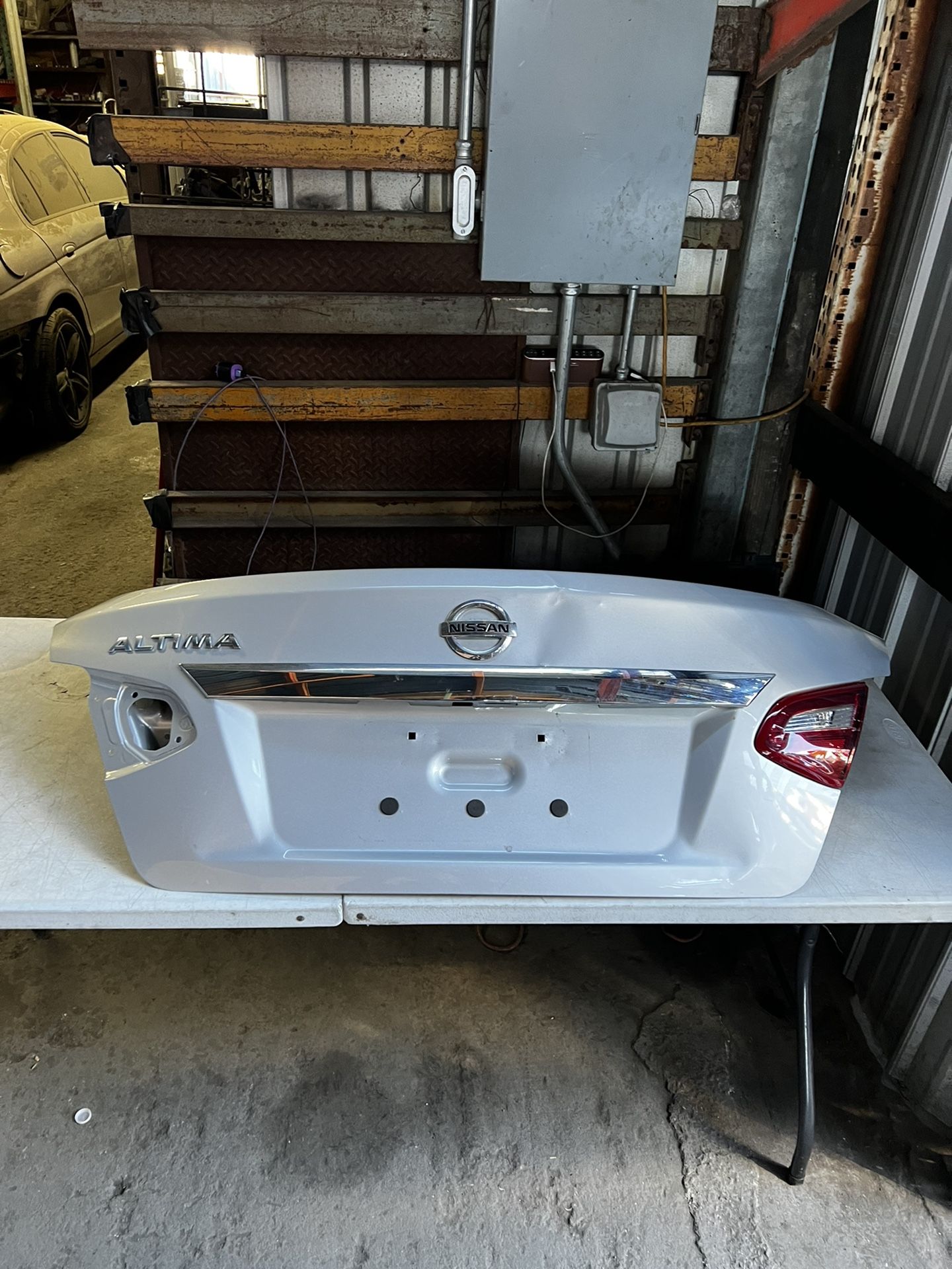 2016 2017 2018 NISSAN ALTIMA TRUNK LID OEM USED
