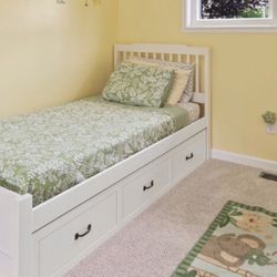 Twin trundle and dresser 