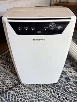 Honeywell 14,ooo BTU AC Barely Used 