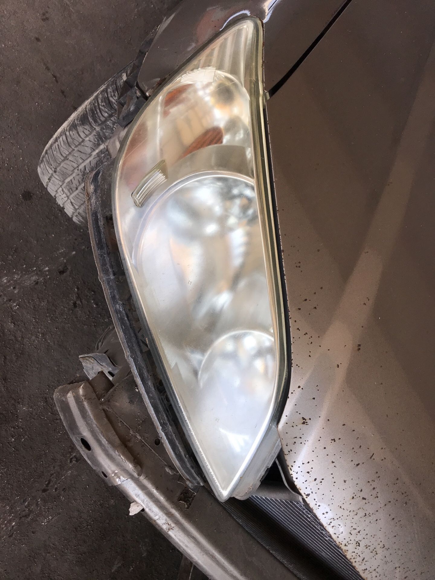 Left and right 04 Honda Civic headlights