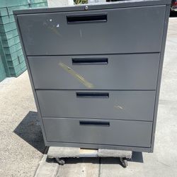 4 Drawers File Cabinet