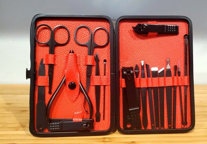 18-in-1 Tools Set Manicure, Pericure, Facial 