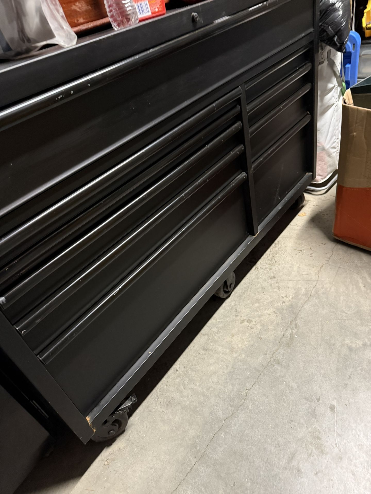 Husky Roll Away And Cabinets