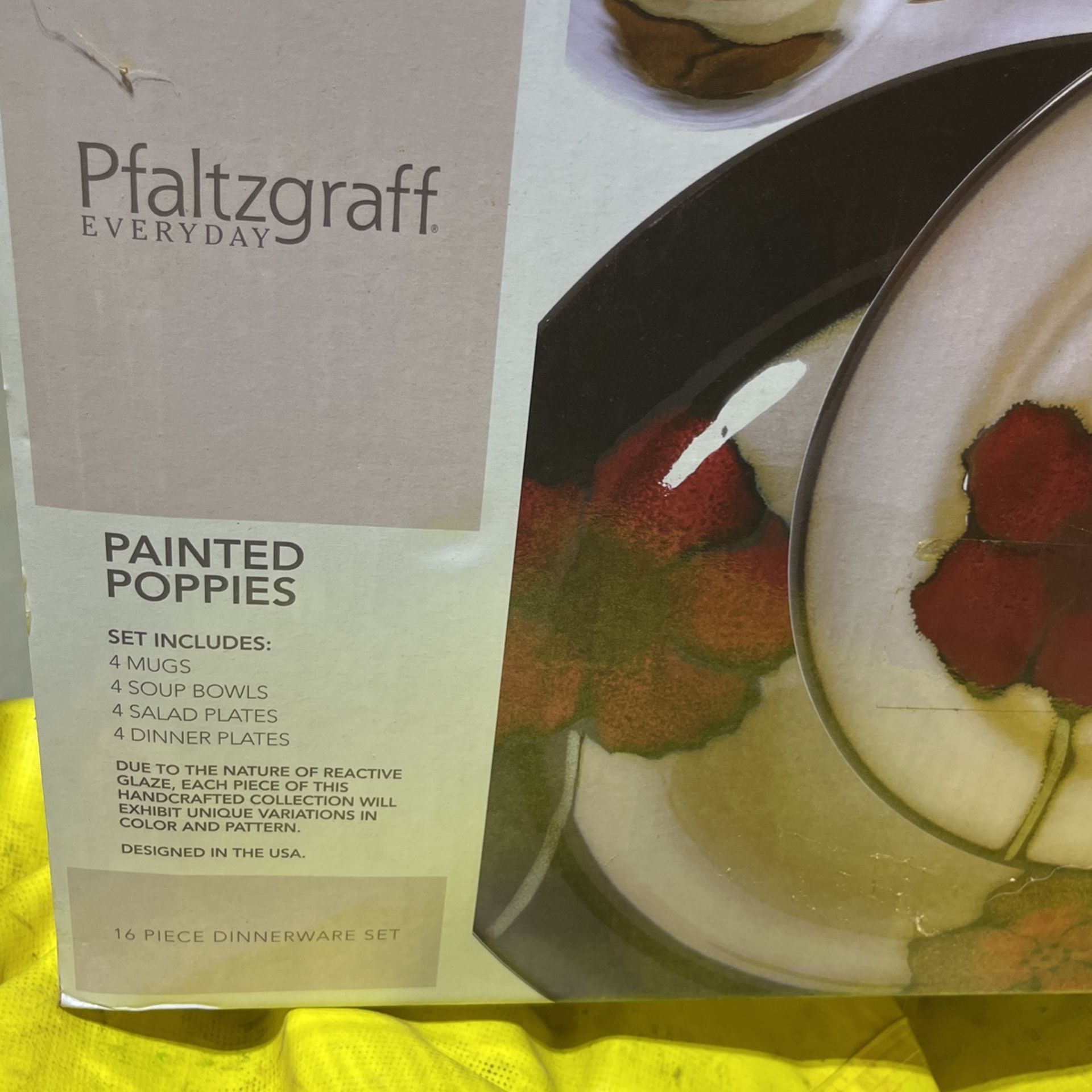 Pfaltzgraff Painted Poppies Dinner set