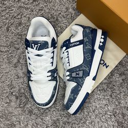 LV trainer sneakers size 11us 45eur