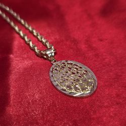 10k Gold Rope Chain & Oval Pendant