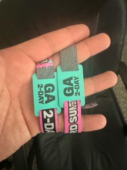 Sunday wristband 150