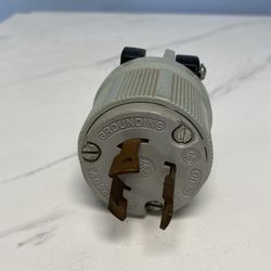 Arrow Hart Twist Turn Locking Connector Power Plug 20A 250V    50 Available 