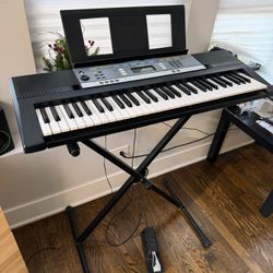 YAMAHA Portable Keyboard (YPT-240)