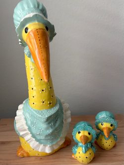 Vintage 1985 Large 15" Ceramic Mother Goose & Goslings Set - Pristine Condition!