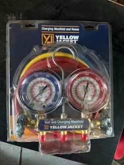 HVAC charging manifold and hoses
