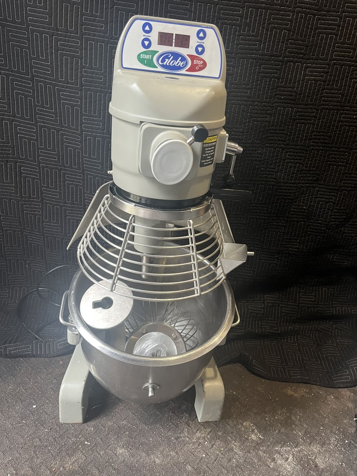 Globe SP20 20-Quart 3-Speed 0.5 HP Mixer