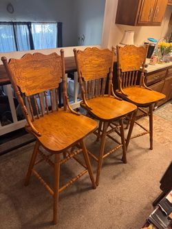 Set of 3 Oak Wood Bar Stools