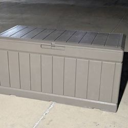 100 Gallon Storage Box