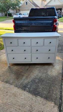 Dresser 8 Drawers