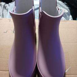 Rose Pink Colored Water Boots Size 6, Asking $10 Firm, Puo On 59th Ave In CAMELBACK 